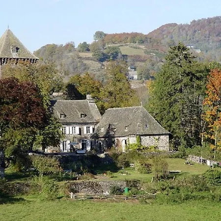Chateau De Lescure