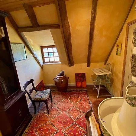 Chateau De Lescure Saint-Martin-sous-Vigouroux