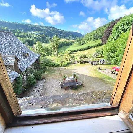 Chateau De Lescure 3*