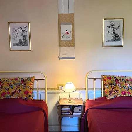 Chateau De Lescure 3*
