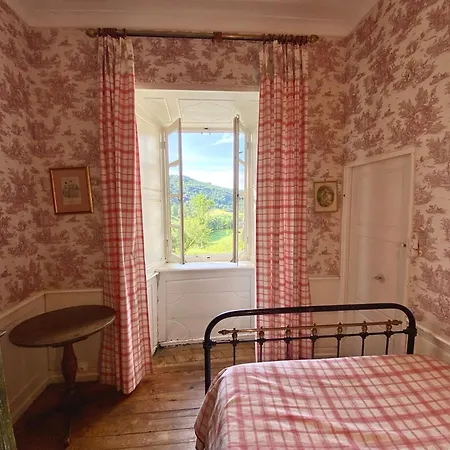 Chateau De Lescure 3*