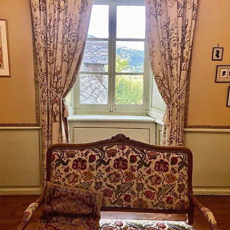 Chateau De Lescure